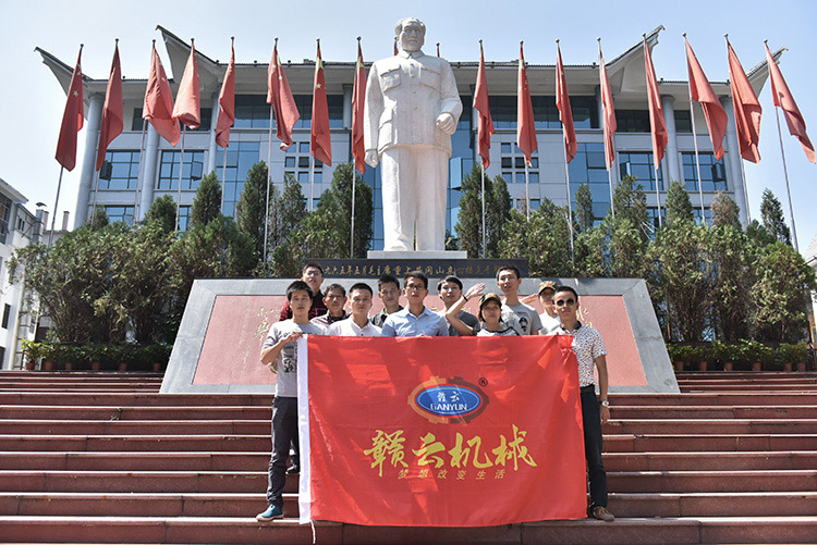 毛主席腳下留影