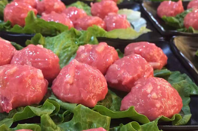 客戶用設備加工而成的潮汕牛肉丸