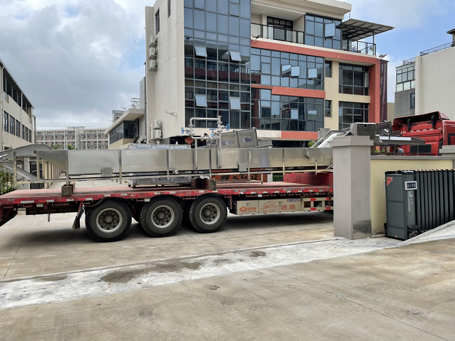 肉制品加工設備流水線裝車 肉制品加工設備流水線裝車